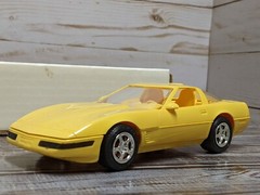 AMT Ertl 1995 Chevrolet Corvette ZR-1 Promo Car Yellow # 6661E0