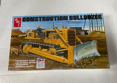 AMT 1/25 Construction Bulldozer Model Kit AMT1086 Plastics Car/Truck 1/24-1/25