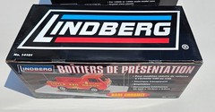 Lindberg 1/24 1/25 scale single model car plastic display case – chrome base NEW