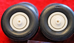4 (GOOD/YEAR SUPER WIDE RACING SLICKS WIDE RACING WHEELS WITH STUDS & AXLES 1/25