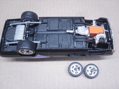 1971 PLYMOUTH HEMI DUSTER 1/25 scale model car kit…nice-needs a little help
