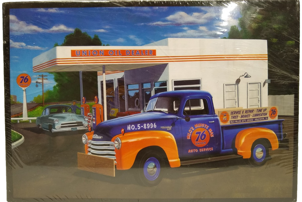 AMT 1950 Chevrolet 3100 Pickup Union 76 Service Truck 1:25 Model Kit 1076 Sealed