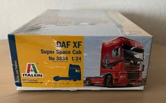 1/24 DAF XF Super Space Cab Italeri #3834 Lady Cat Semi