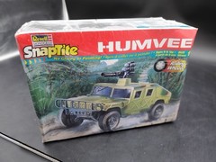 🔥Revell Snaptite Military Humvee Hummer 1:25 Model Kit #85-1909 1999 Dented box