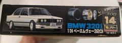 Fujima BMW 320i 2 Door 5 Seat Saloon 1:24 Model Car Kit