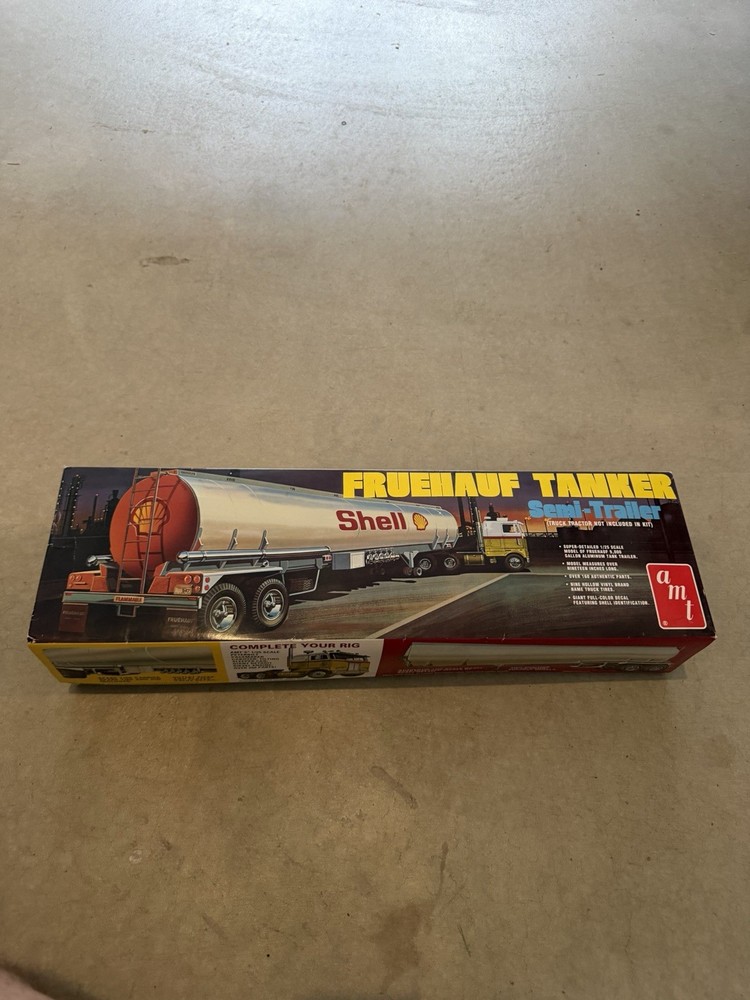 1/25 Scale Shell Tanker Trailer Plastic Model Trailer Kit by AMT.