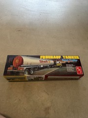 1/25 Scale Shell Tanker Trailer Plastic Model Trailer Kit by AMT.
