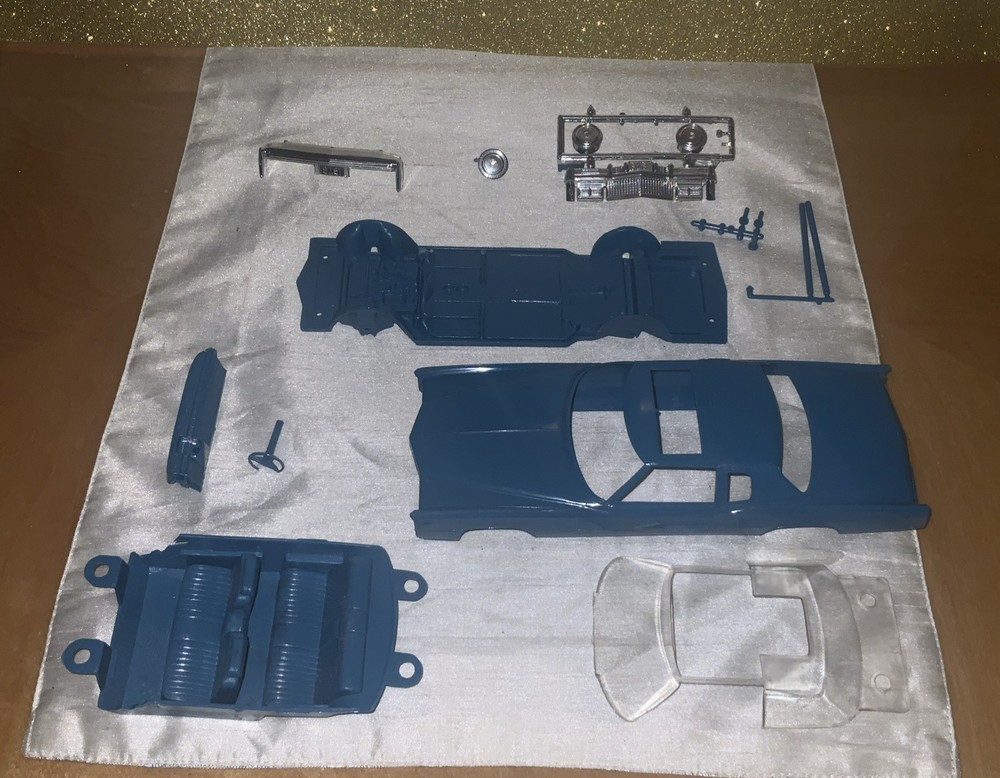 Jo-Han BLUE Cadillac El Dorado 1/25 Snap Kit Damaged/ Missing Parts NO BOX