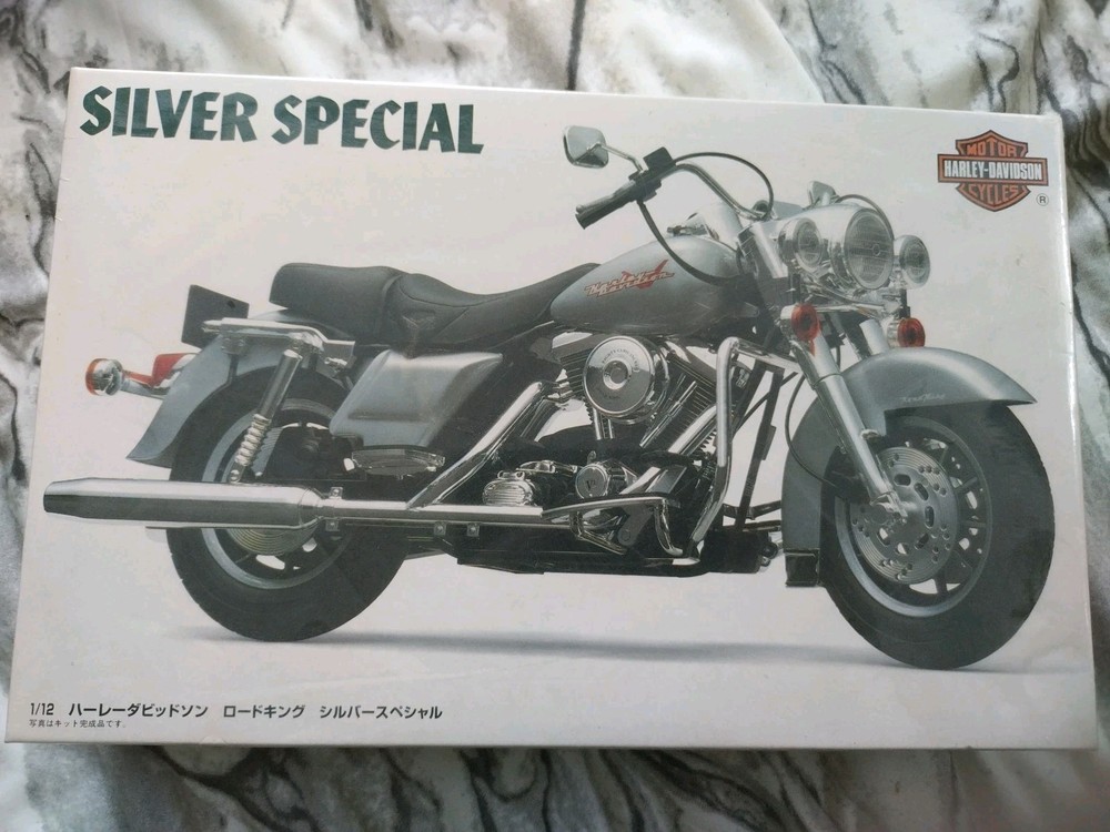 IMAI HARLEY DAVIDSON FLHR/ROAD KING SILVER SPECIAL. 1/12. VINTAGE. SEALED