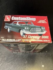 AMT 30247 57 CHRYSLER 300C 1/25 MODEL / METAL BODY CUSTOMSHOP