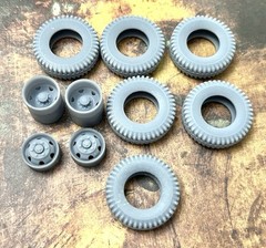 Resin 1/24 Scale: 15-inch “6-Hole” Dually Wheels W/ Commercial Truck Tires