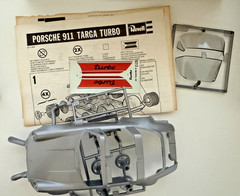 Revell Porsche 911 Targa Turbo Snap-Together 1/25 Model 6212 1980 USA Complete