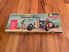 Vintage Monogram ‘32 FORD Deuce Drag Strip Hot Rod Box