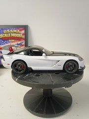 Built Revell 2010 Dodge Viper ACR 1/25 Model Car
