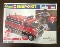 Revell Snap Kit Code Red Emergency Van 1:32 Scale Model Kit 6029