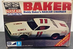 MPC 1702 BUDDY BAKER DODGE CHARGER #11 NASCAR RACER 1:25 McM KIT NIOB SI