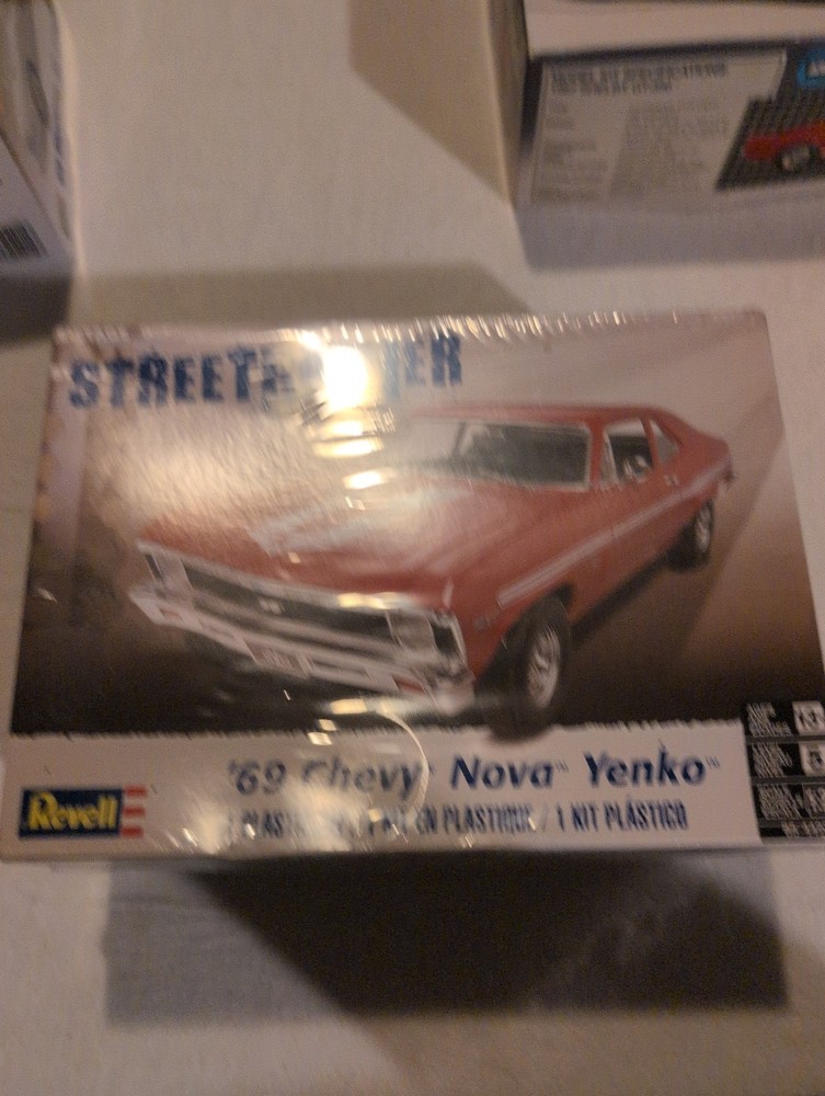 Revell 1969 Chevrolet Nova Yenko Model Kit 85-4423 1/25 Scale New Sealed