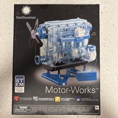 NEW Smithsonian Motor-Works 4-Cylinder Engine Model Kit Moving Parts