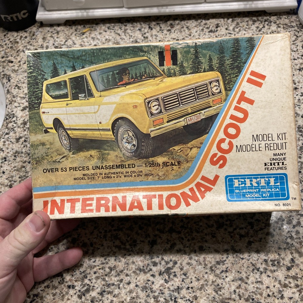 *VINTAGE *FACTORY-SEALED ERTL INTERNATIONAL SCOUT II SPORTY SUV KIT As Seen