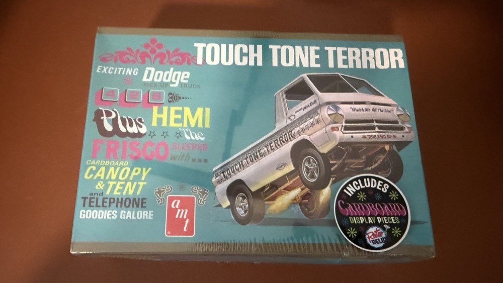 1:25 AMT Touch Tone Terror Dodge A100 Wheelstander PLASTIC MODEL KIT * 7034