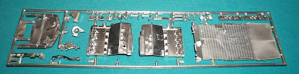 1930 Bentley 4 1/2 Litre Supercharged MPC 1/12 Chrome Floor Engine Block Etc.