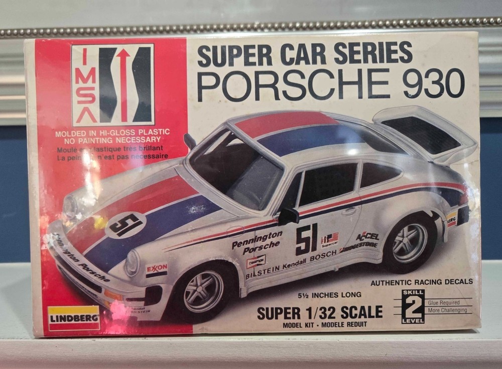 Vintage Lindberg IMSA 1:32 Super Car Series Porsche 930 Sealed Model Kit 72453