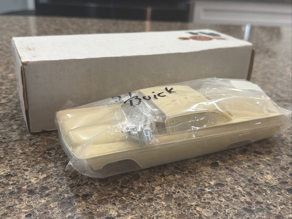 R & R RESIN 1959 BUICK INVICTA 2 DOOR HT RESIN KIT! CIRCA 90’s-2000’s! VMCP!