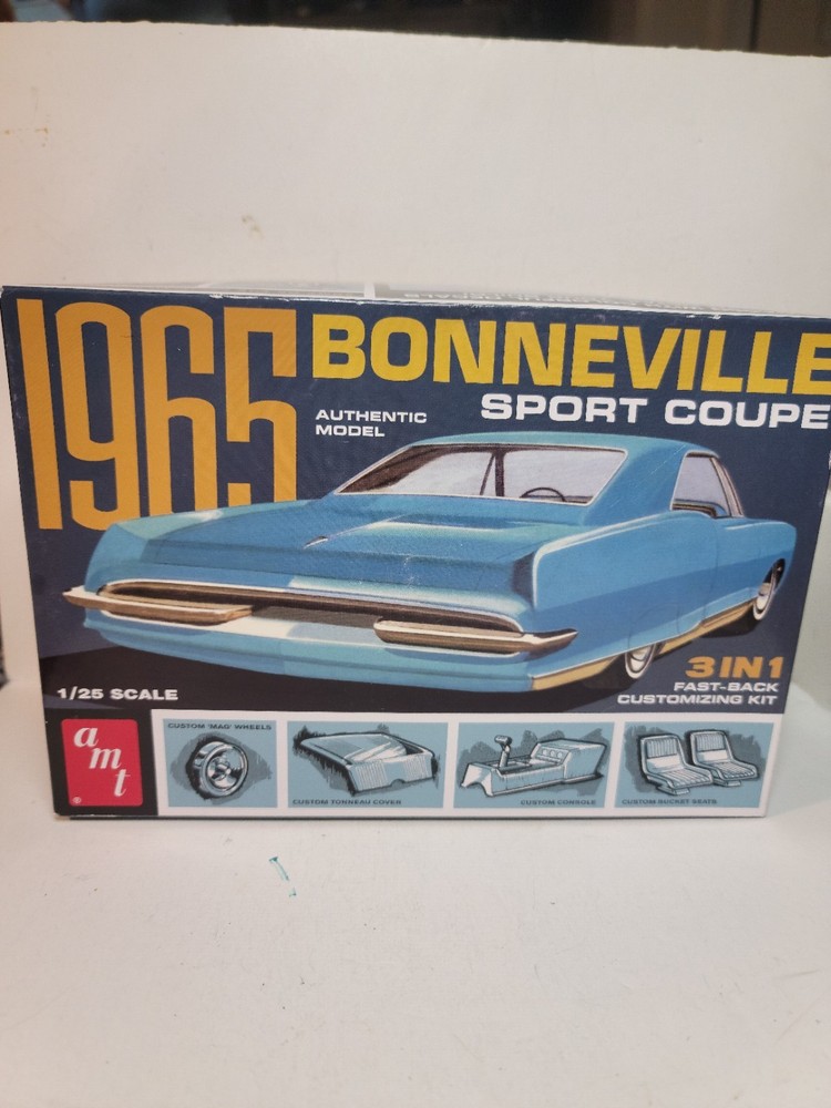 AMT 1965 Bonneville Sport Coupe 1/25 Model Kit AMT1260/12 3 In 1 Customizing