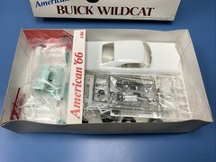 Hasegawa American ’66 Buick Wildcat Model Kit Open Box
