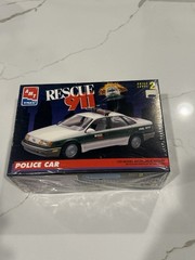 New RESCUE 911 FORD TAURUS TV SHOW Police Car 1/25 scale AMT ERTL model 1993