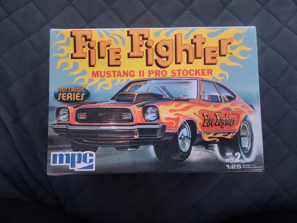 1/25 Scale Fire Fighter Ford Mustang II Pro Stocker Plastic Model Kit NEW