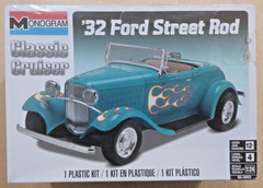 18-0882 MONOGRAM 1:24 Scale 1932 FORD STREET ROD Plastic Model Kit