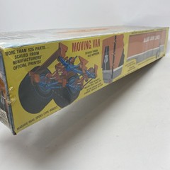 AMT Trailmobile Allied Moving Van 1:25 Model Kit Unassembled Over 125 Parts New
