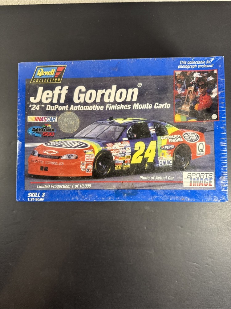 NIB Revell 24 Jeff Gordon DuPont Chevy Monte Carlo 1/24 NASCAR Stock Car Kit