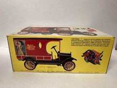 AMT Budweiser 1923 T Delivery Van #2401 1:25 Model Kit (unbuilt / missing 1 lens