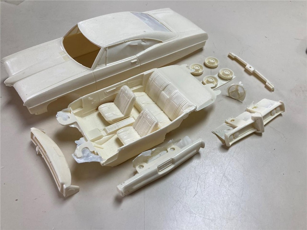 Vics Resins 68 Pontiac 1/25 resin body