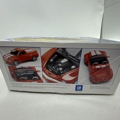 Revell Trucks 1:25 Chevrolet SSR Model Kit 85-7206 Factory Sealed NEW 2006
