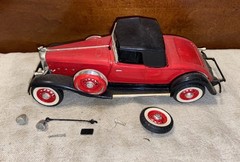 Vintage 1930’s Roadster Ready Built 1:25 Scale Plastic Car Model-Junkyard, Parts