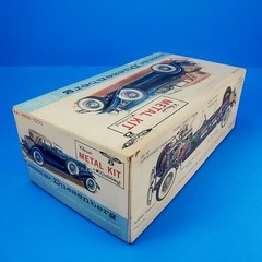 Vintage HUBLEY SJ Duesenberg Classic Metal Model Kit No. 4864 1/18 Scale 1965