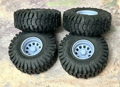 1/24 Scale: 15-Inch “D-Window Steel” Wheels W/ Huge 35-inch Mud Tires. Resin