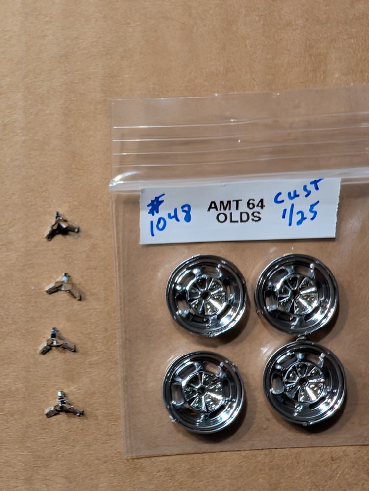 AMT 64 OLDS F-85 CUSTOM WHEELS NEW! 1/25 #1048