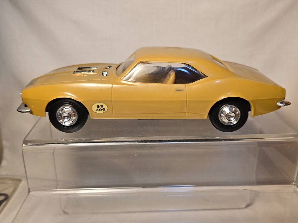 Vintage Processed Plastics CHEVROLET Chevy Camaro SS 396 1/22 Scale Model