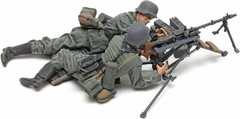 New TAMIYA 1/35 Military Miniature Series No.386 German Machine Gun Team Mid-War
