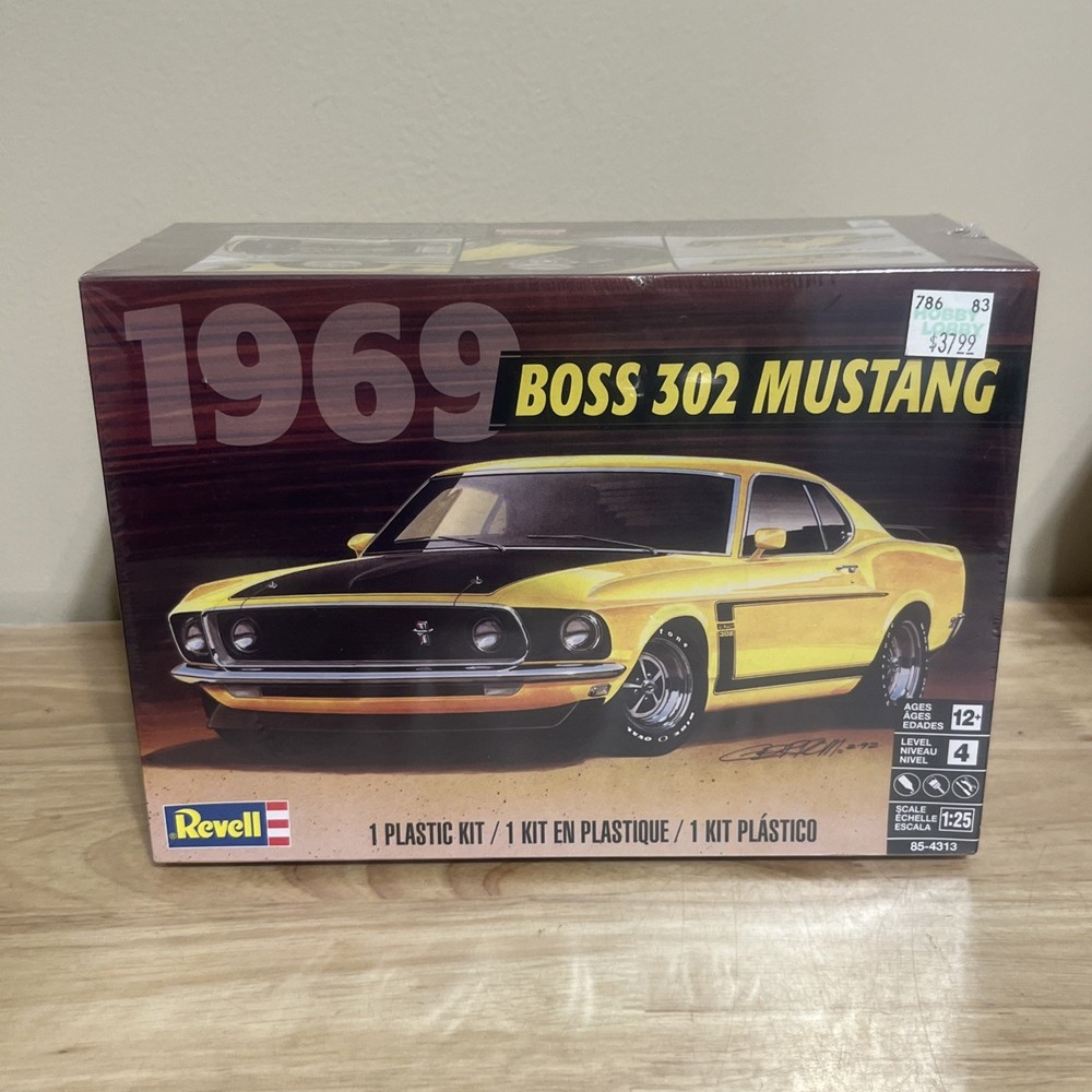 Revell 1969 Boss 302 Mustang Plastic Model Kit 12+ Sealed Box 1:25 Scale