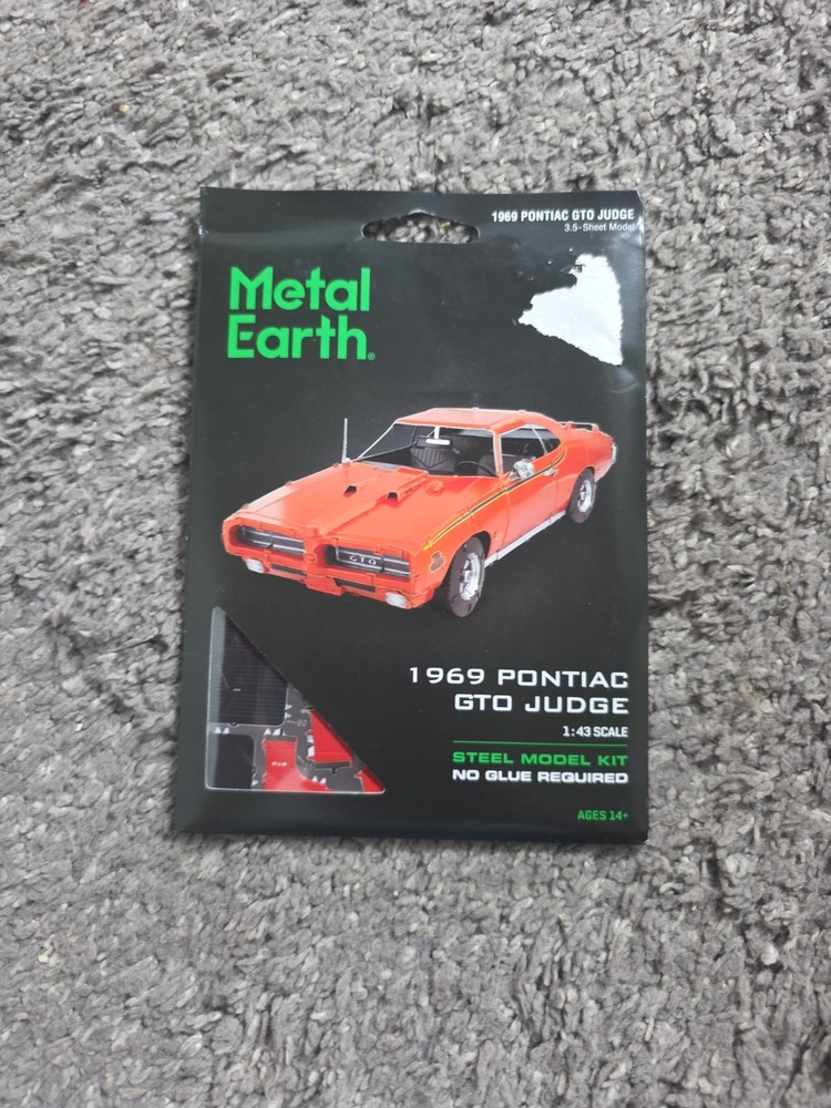 Metal Earth 1969 PONTIAC GTO JUDGE ORANGE STEEL MODEL KIT ME1027