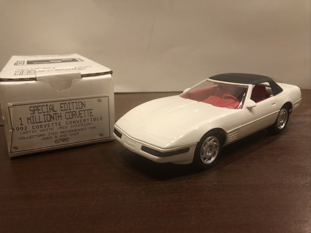 1992 Chevrolet Corvette 1 MILLIONTH Special Ed Dealer Promo Car 1:25 AMT / ERTL