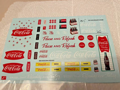 Coke 1/25 Coke Chest With Bottles Crates Model Kit