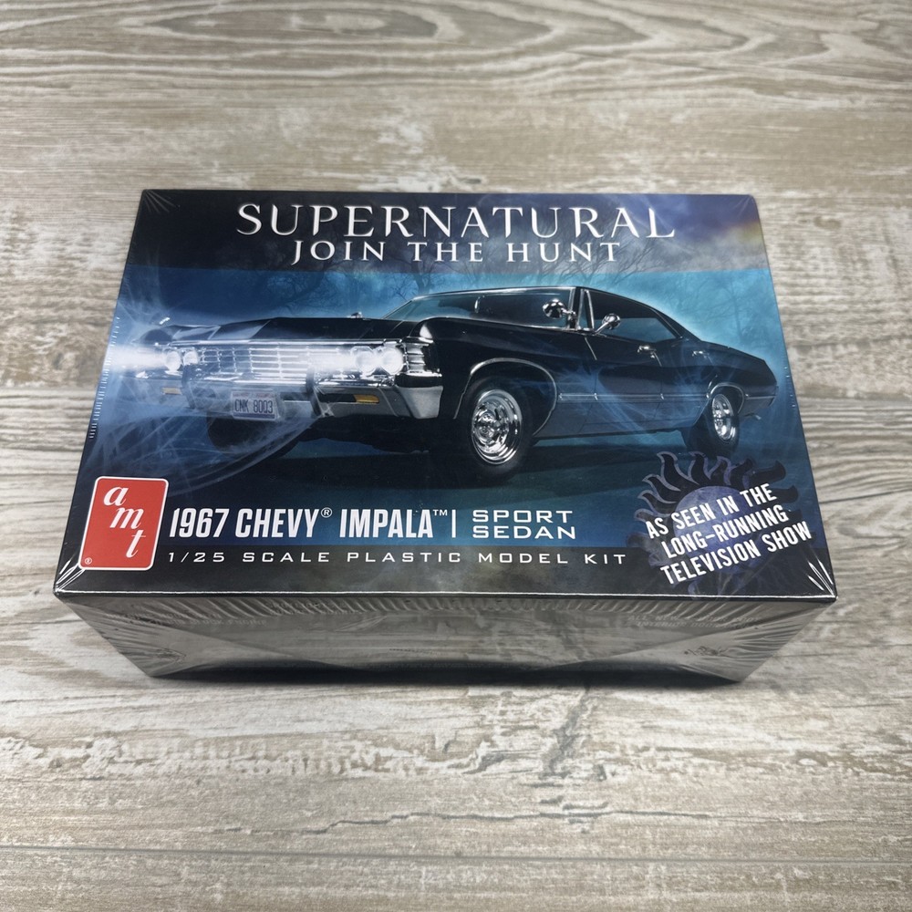 1/25 AMT 1124m: 1967 Chevy Impala 4-Door Supernatural Model Kit