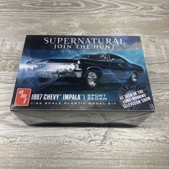 1/25 AMT 1124m: 1967 Chevy Impala 4-Door Supernatural Model Kit