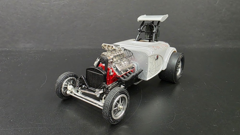 BANTAM BLACK WIDOW WHITE BUILT AMT 1/25 CC2